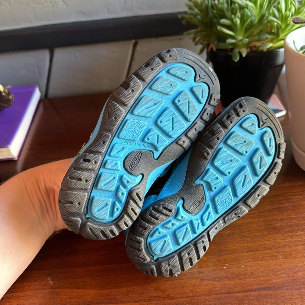 KIDS KEEN Unisex-Knotch River Open Toe Sandals water shoes size 10 9 blue yellow